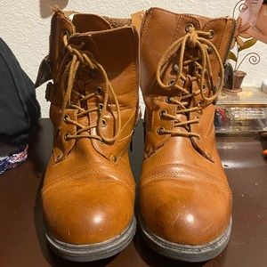 Tan/cognac Boots